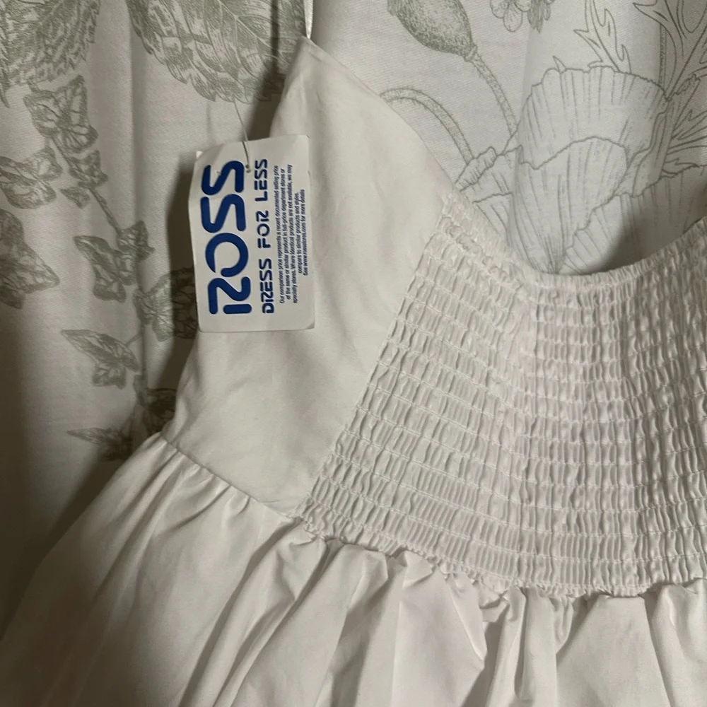 White Ruffled top - Picture 3 of 3